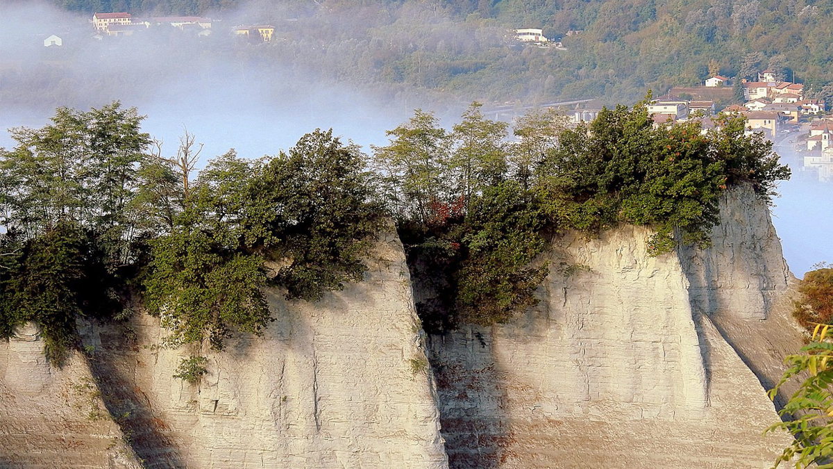 WHITE “CALANCHI” OF CLAVESANA